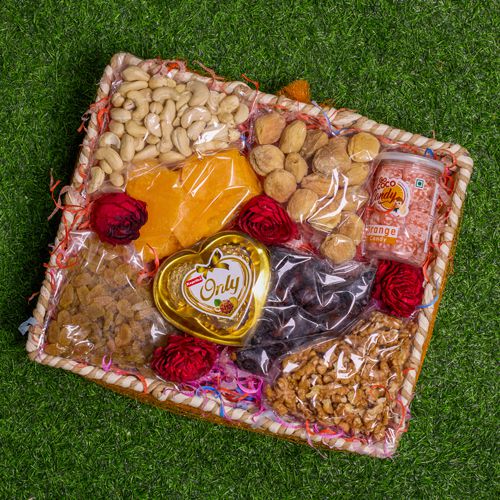 Exquisite Dried Nut  N  Fruits Extravaganza Hamper