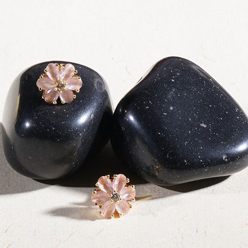 Floral Essence Peach Studs