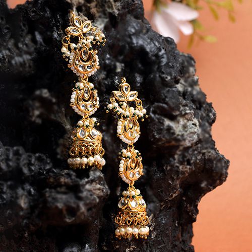 Sparkling Kundan Earrings Set