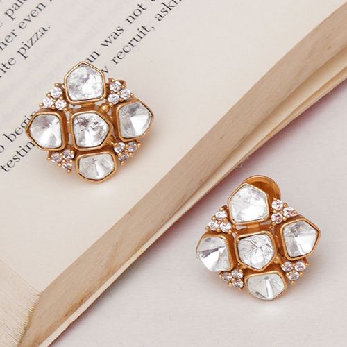 Lovely Kundan Studs